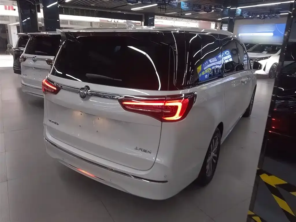 Buick GL8 2023 из CN, фото 7