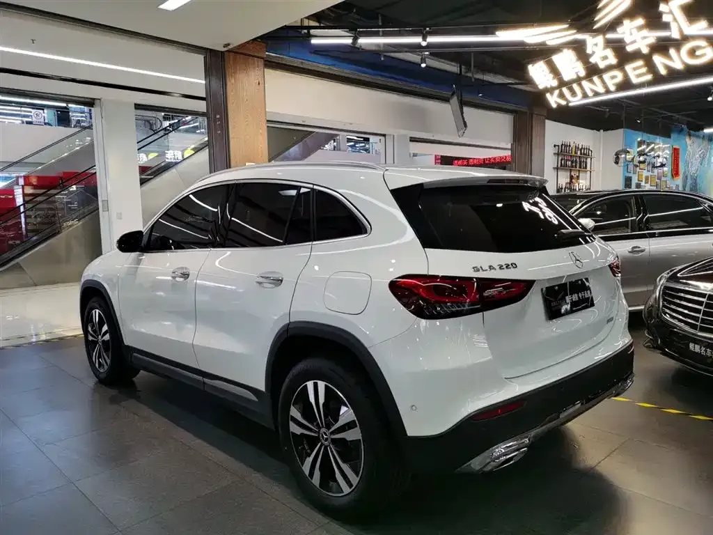 Mercedes-Benz GLA 2023 из CN, фото 3