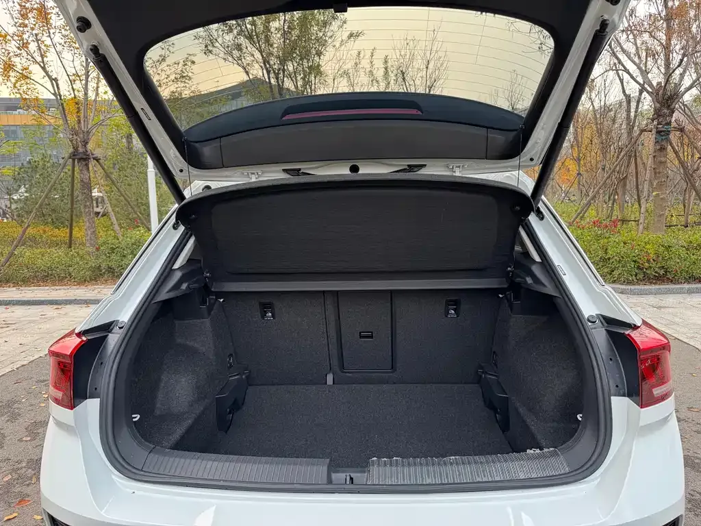 Volkswagen T-Roc 2022 из CN, фото 8