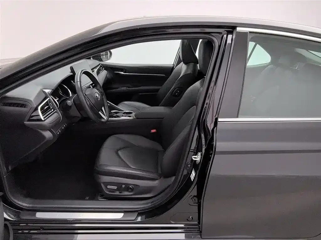 Toyota Camry 2023 из CN, фото 10