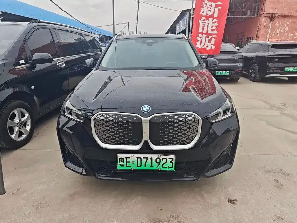 BMW iX1 2025 из CN, фото 2