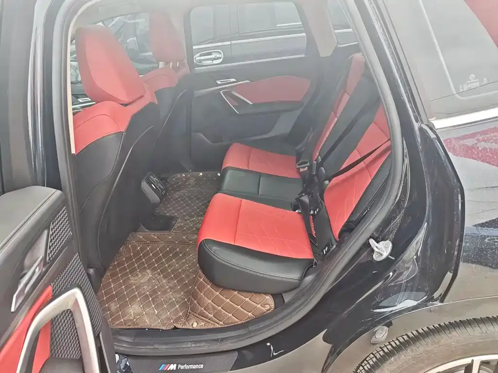 BMW iX1 2025 из CN, фото 8