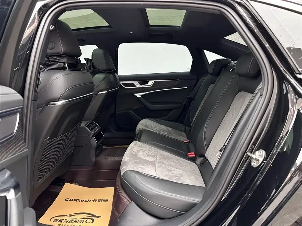 Audi A6L 2023 из CN, фото 9