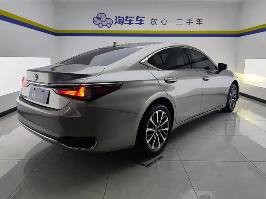 Lexus ES 2023 из CN, фото 3