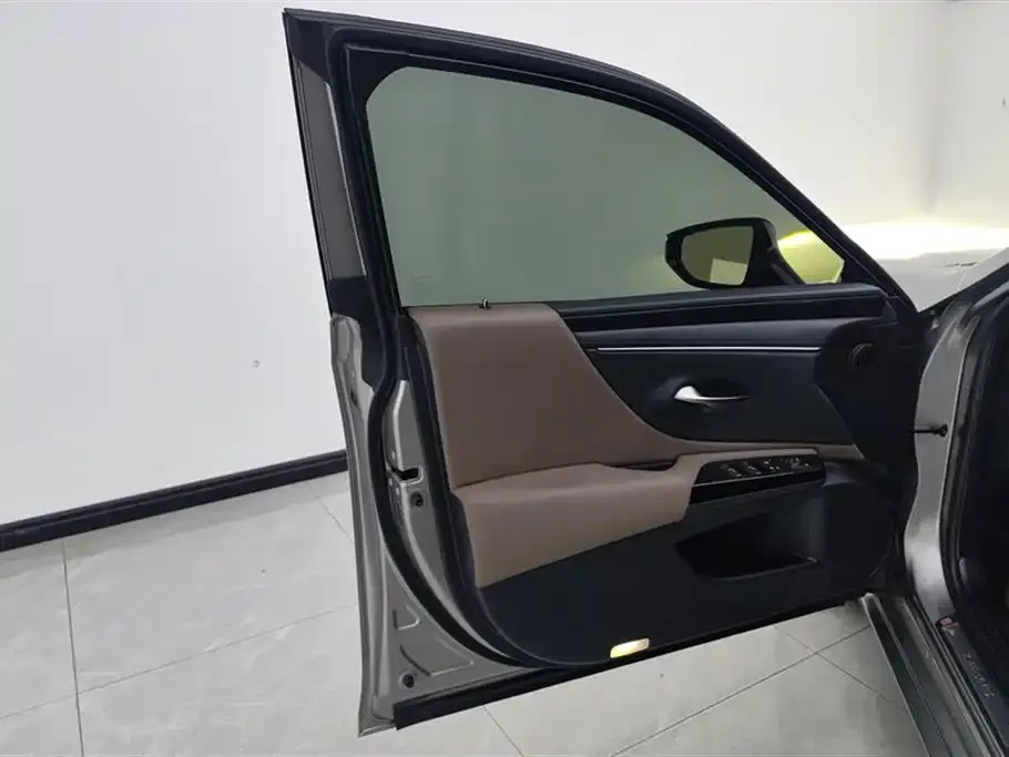 Lexus ES 2023 из CN, фото 7