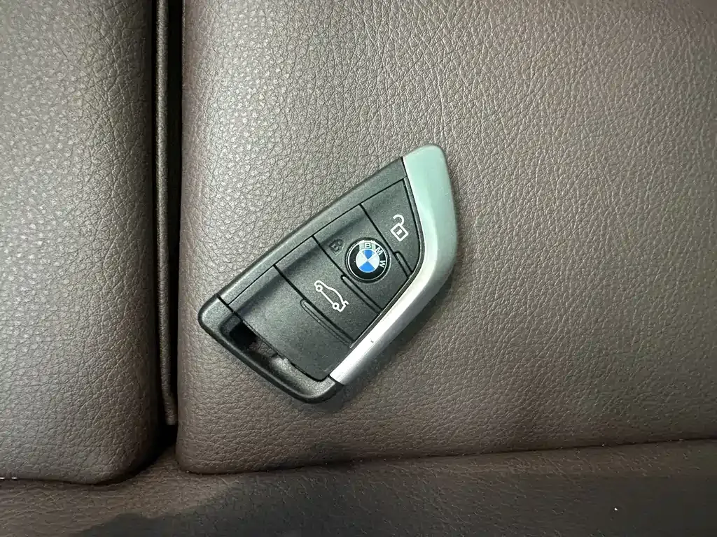 BMW X1 — фото 10