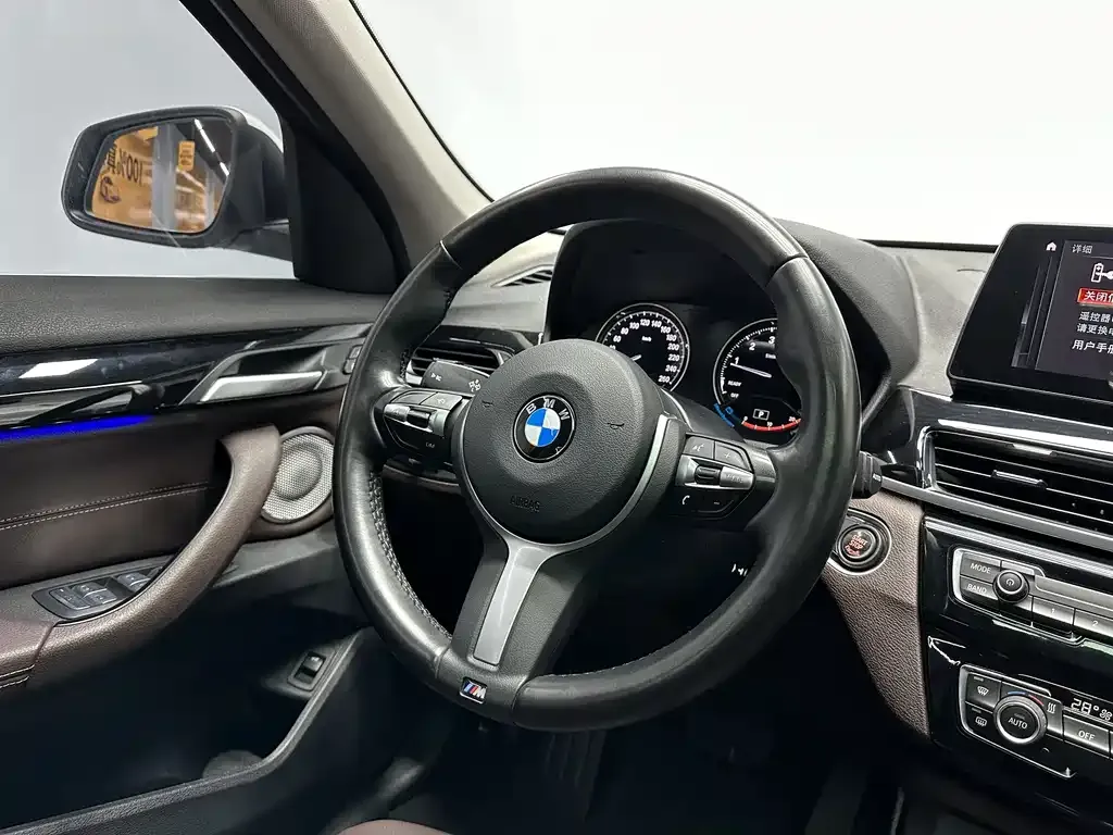 BMW X1 — фото 8