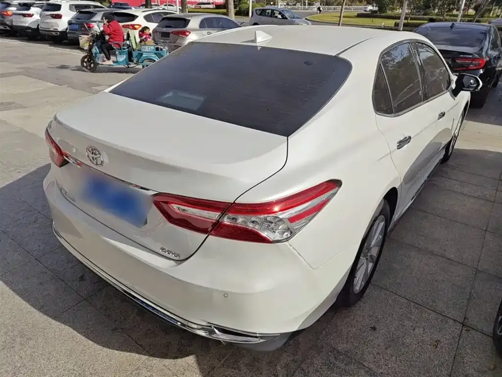 Toyota Camry 2023 из CN, фото 7