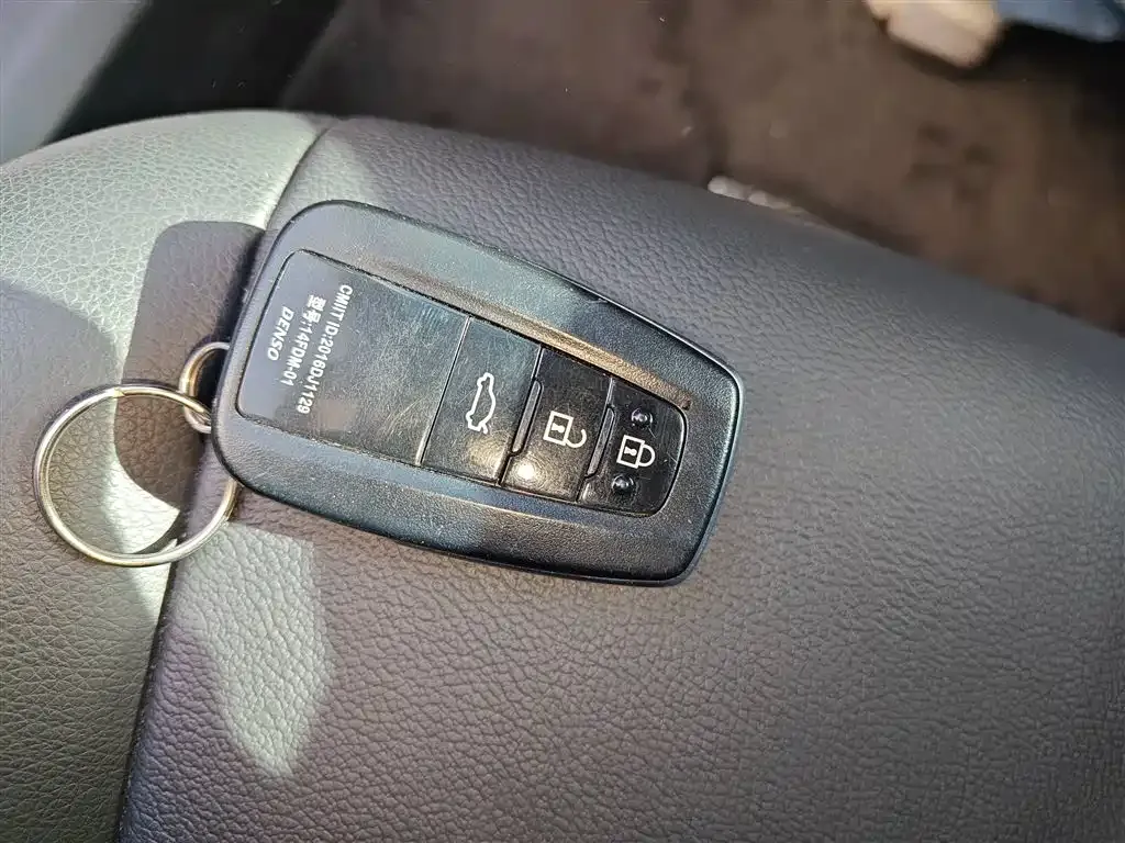 Toyota Camry 2023 из CN, фото 9