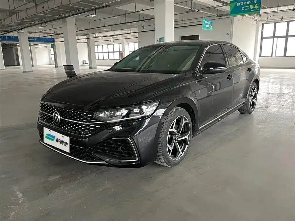 Volkswagen Passat 2023 из CN, фото 1