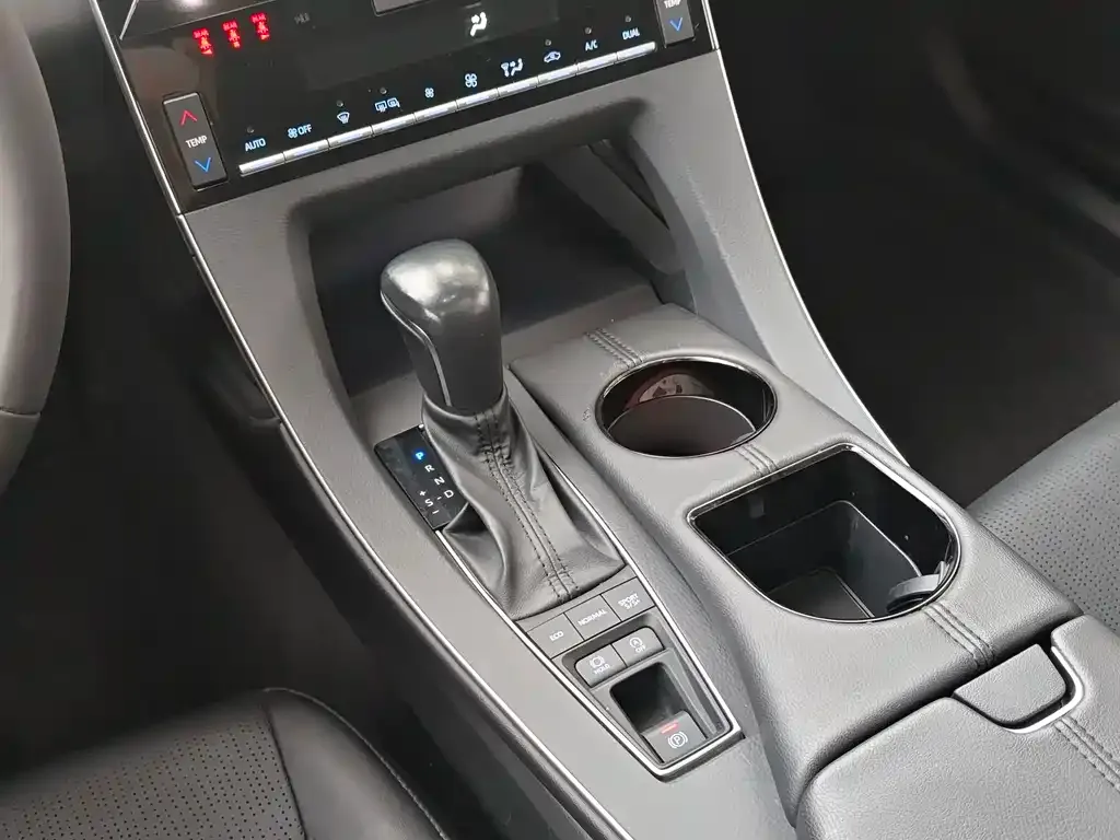 Toyota Avalon 2021 из CN, фото 8