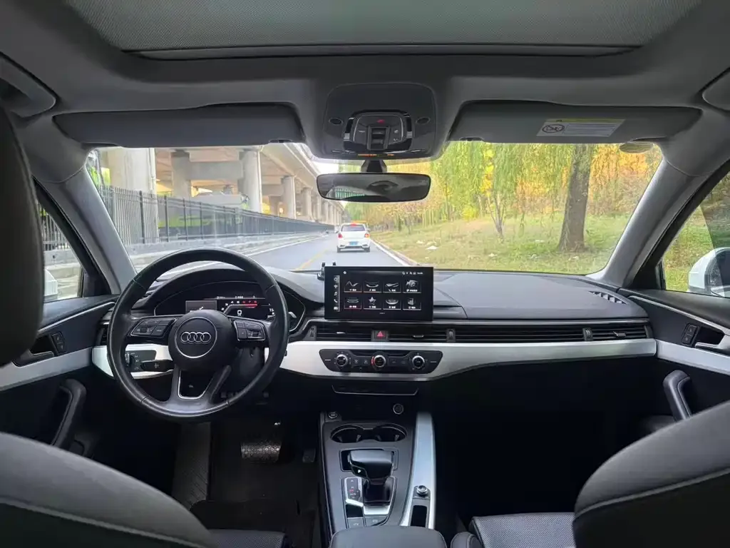 Audi A4L 2022 из CN, фото 6