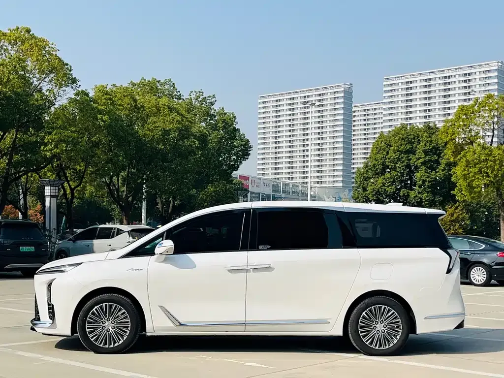 Buick GL8 Hybrid 2024 из CN, фото 6