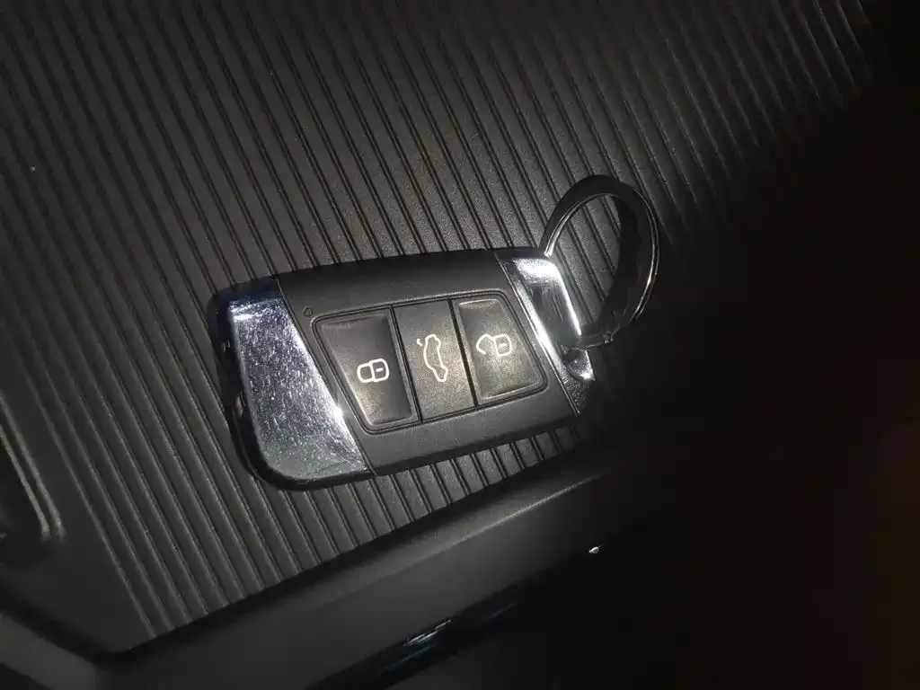 Volkswagen Passat 2021 из CN, фото 9