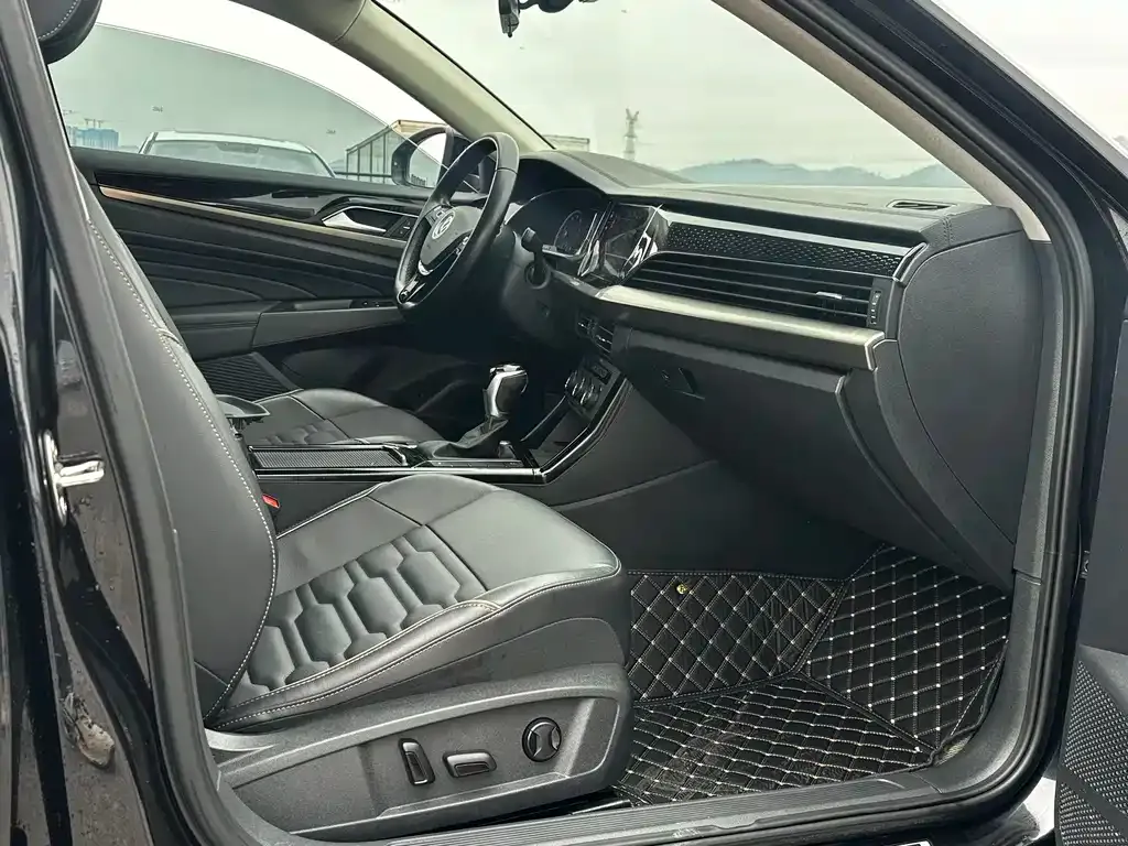 Volkswagen Passat 2021 из CN, фото 7