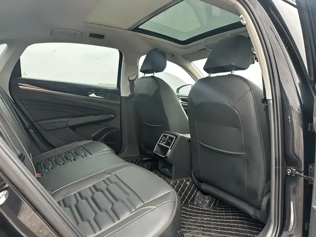Volkswagen Passat 2021 из CN, фото 8