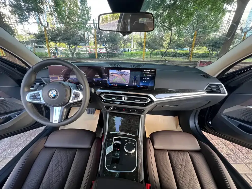BMW 3 Series 2023 из CN, фото 2