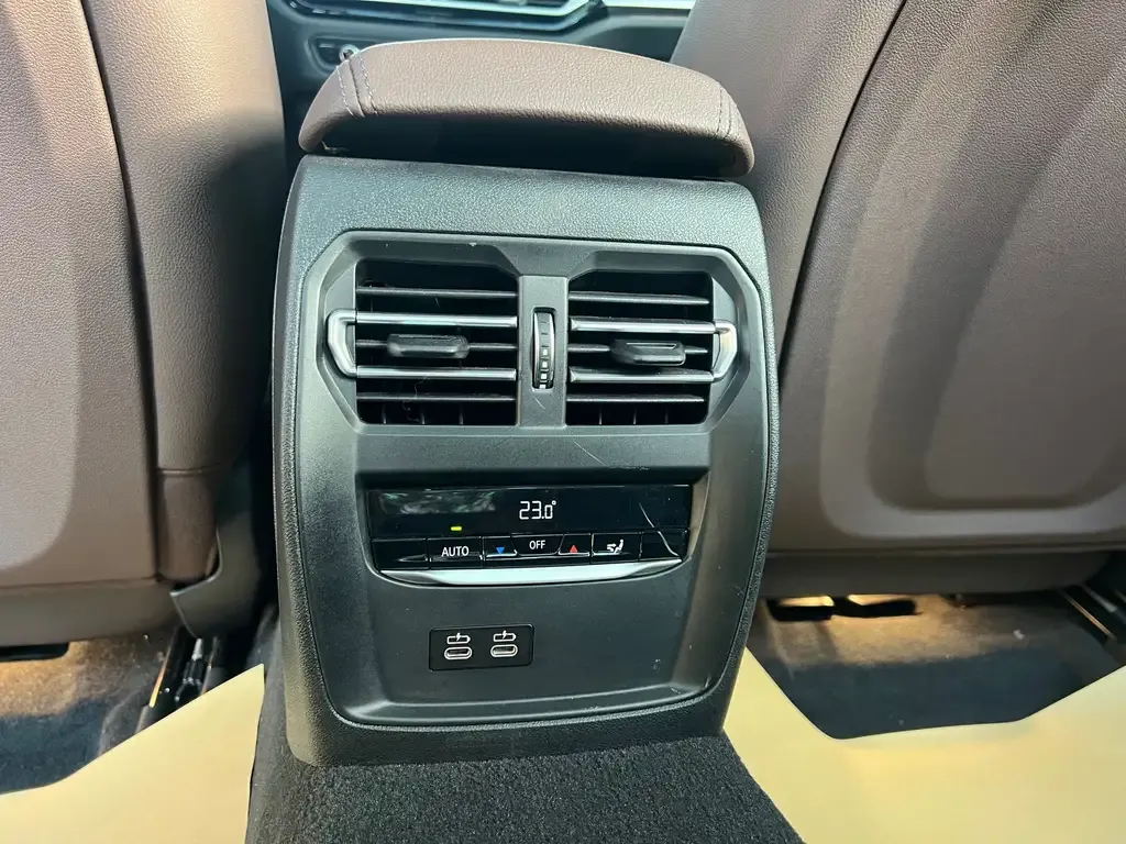 BMW 3 Series 2023 из CN, фото 8