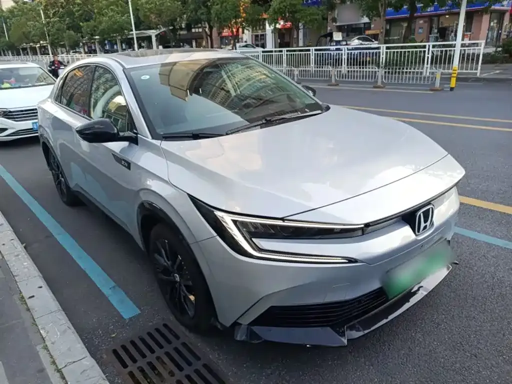 Honda e:NP2 2024 из CN, фото 4