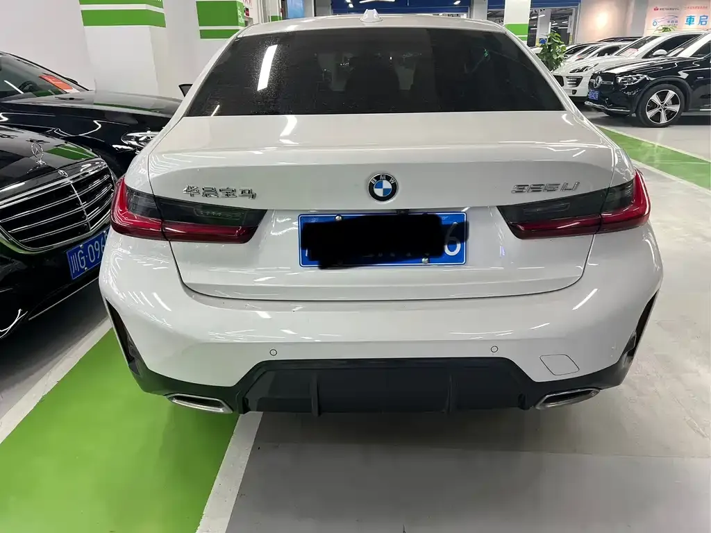 BMW 3 Series 2023 из CN, фото 10