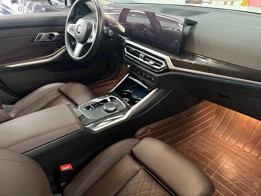 BMW 3 Series 2023 из CN, фото 6