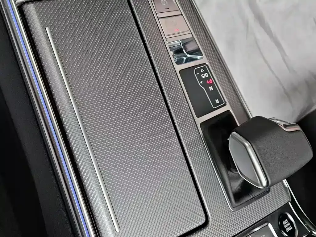 Audi A6L 2025 из CN, фото 5