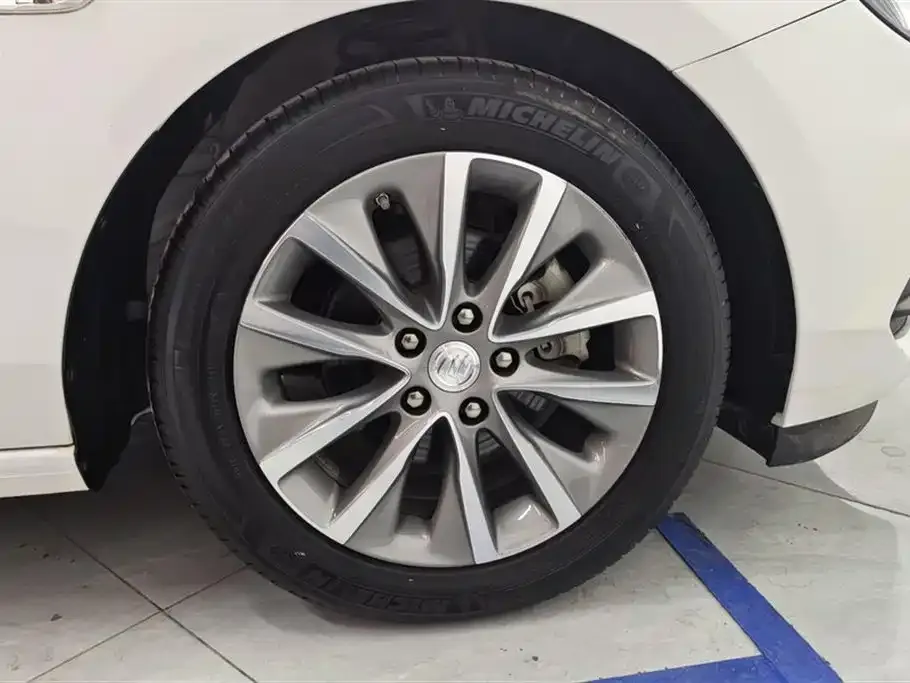 Buick GL6 2021 из CN, фото 6