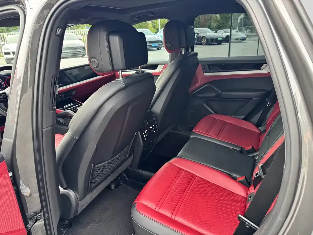 Porsche Cayenne Hybrid 2023 из CN, фото 6