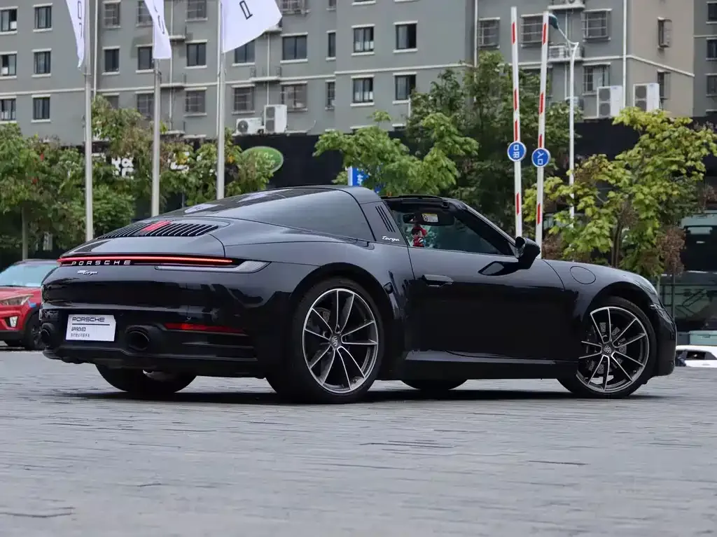 Porsche 911 2024 из CN, фото 4