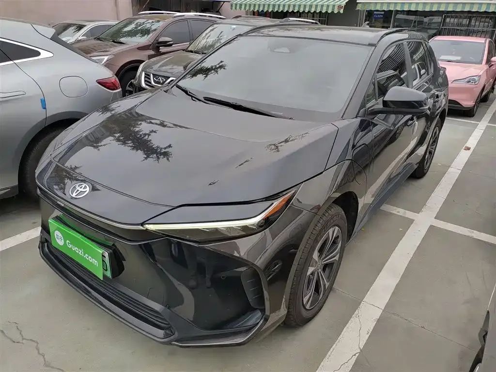 Toyota bZ4X 2023 из CN, фото 1