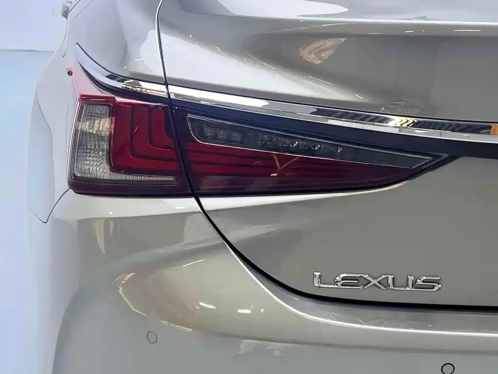 Lexus ES 2022 из CN, фото 7