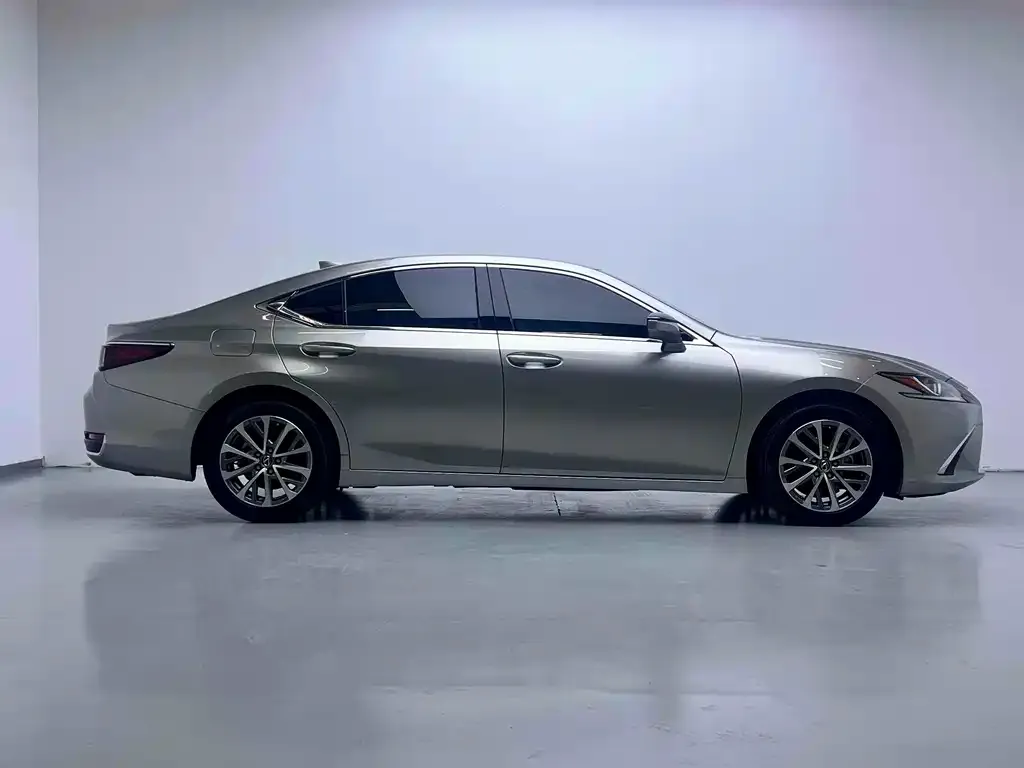 Lexus ES 2022 из CN, фото 8