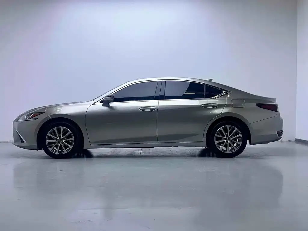 Lexus ES 2022 из CN, фото 9