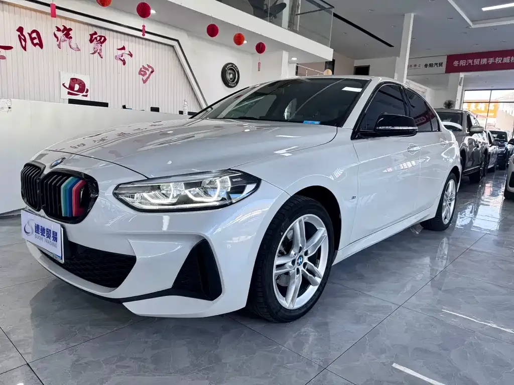 BMW 1 Series 2021 из CN, фото 1