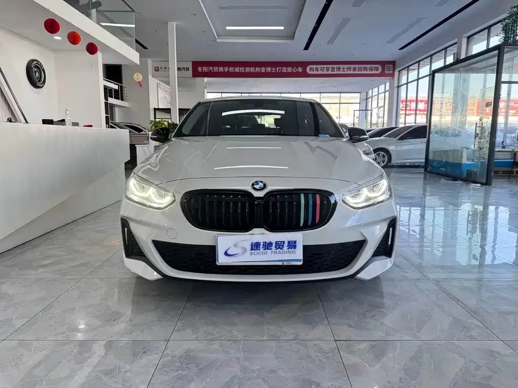 BMW 1 Series 2021 из CN, фото 2