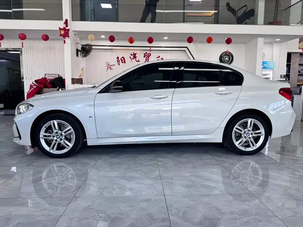 BMW 1 Series 2021 из CN, фото 3