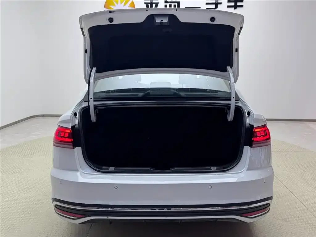 Volkswagen Bora 2024 из CN, фото 8