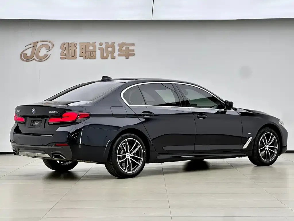 BMW 5 Series — фото 5