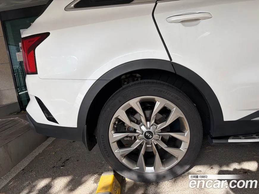 Kia Sorento — фото 4