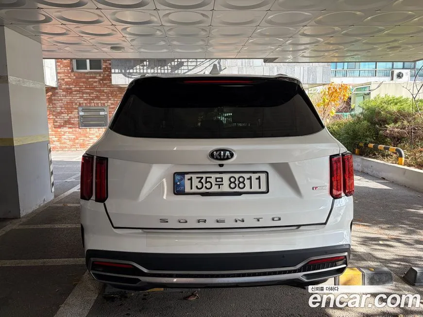 Kia Sorento — фото 7
