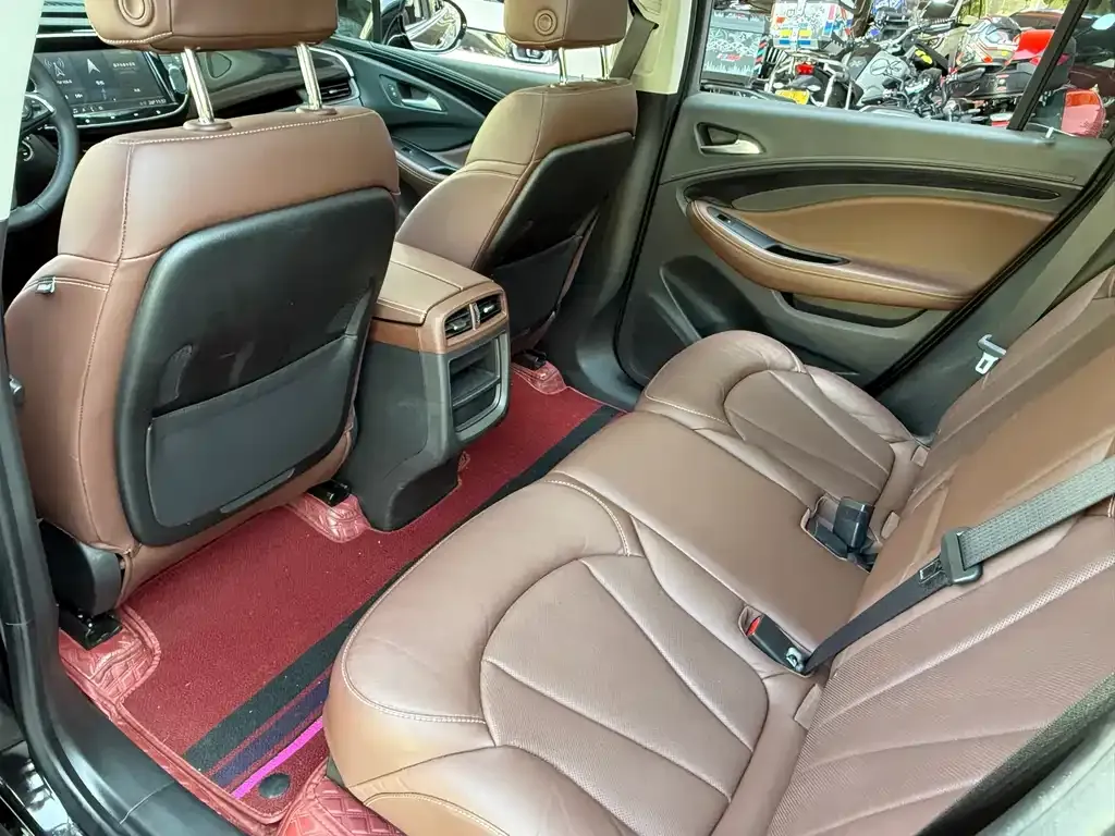 Buick Envision Plus — фото 7
