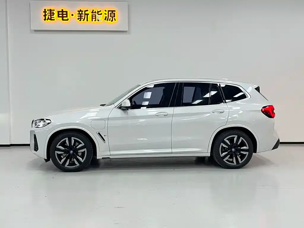 BMW iX3 2023 из CN, фото 3