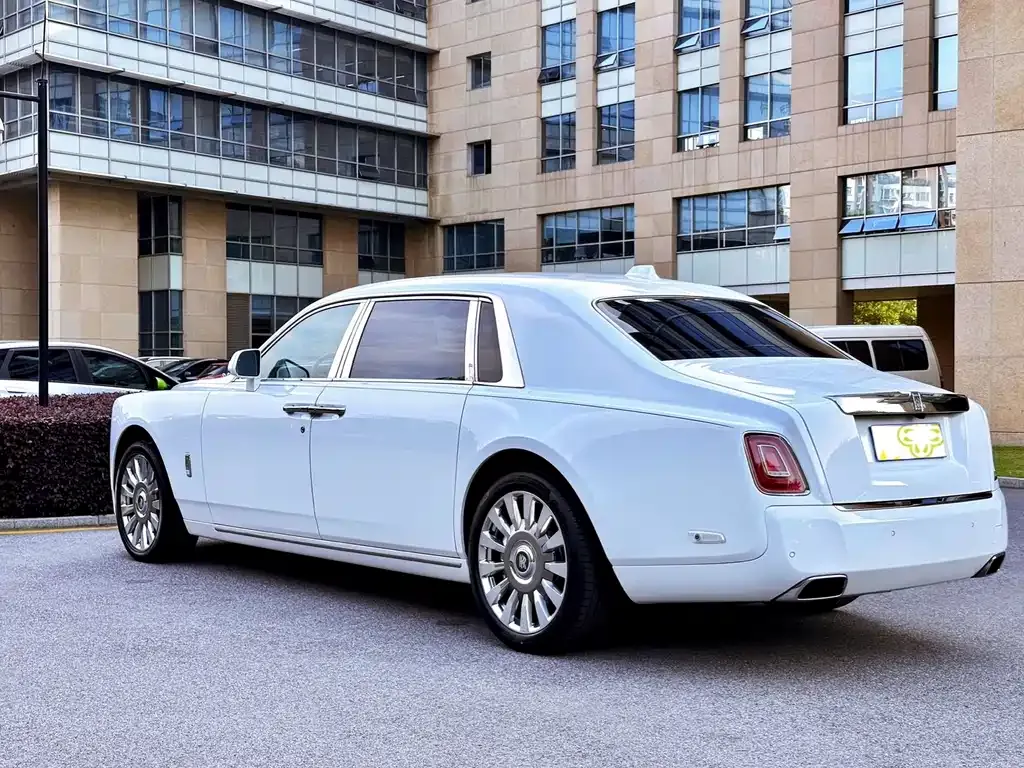 Rolls-Royce Phantom 2024 из CN, фото 4