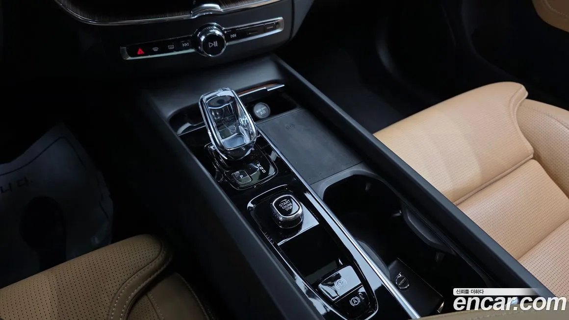 Volvo XC60 2022 из KR, фото 9