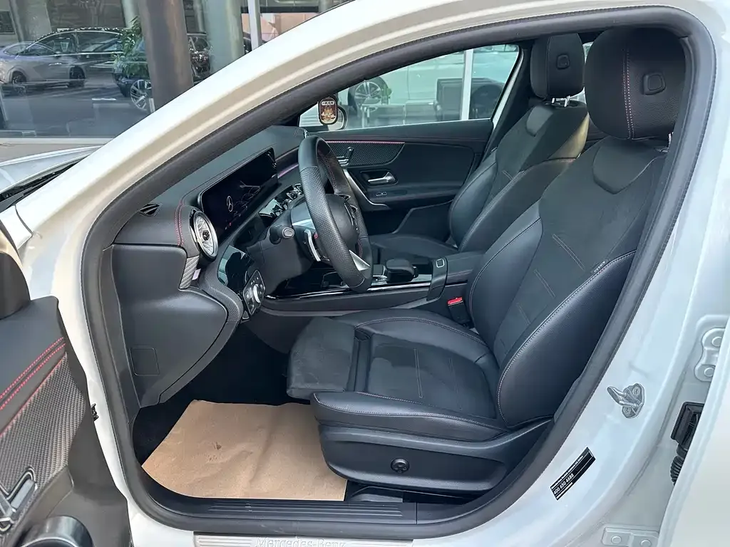Mercedes-Benz A-Class 2023 из CN, фото 8