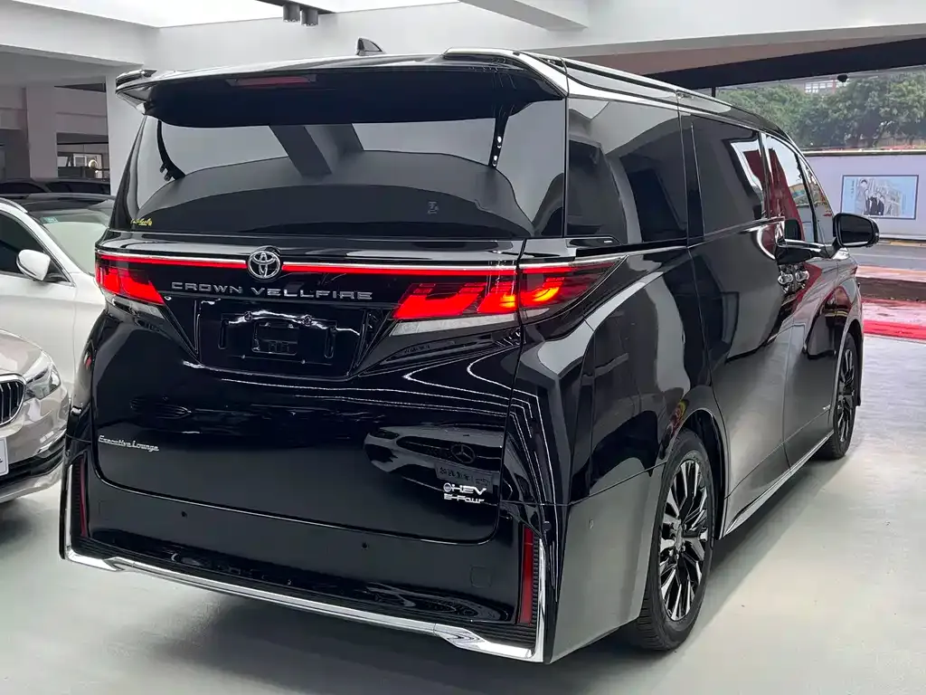 Toyota Vellfire 2025 из CN, фото 4