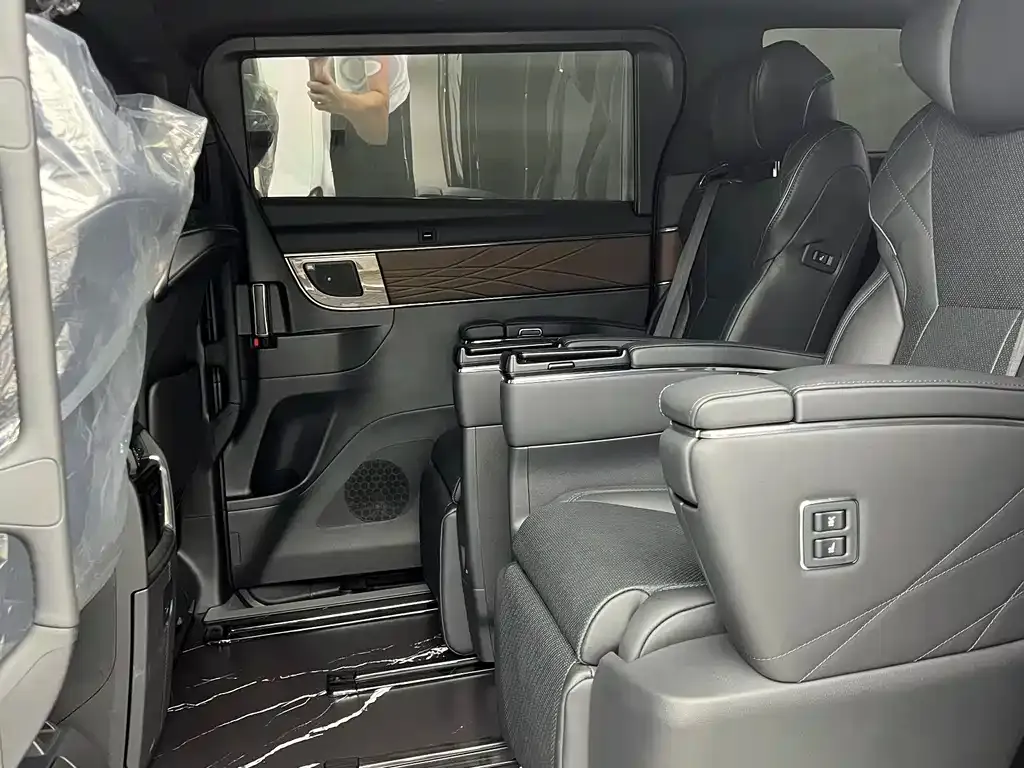 Toyota Vellfire 2025 из CN, фото 9