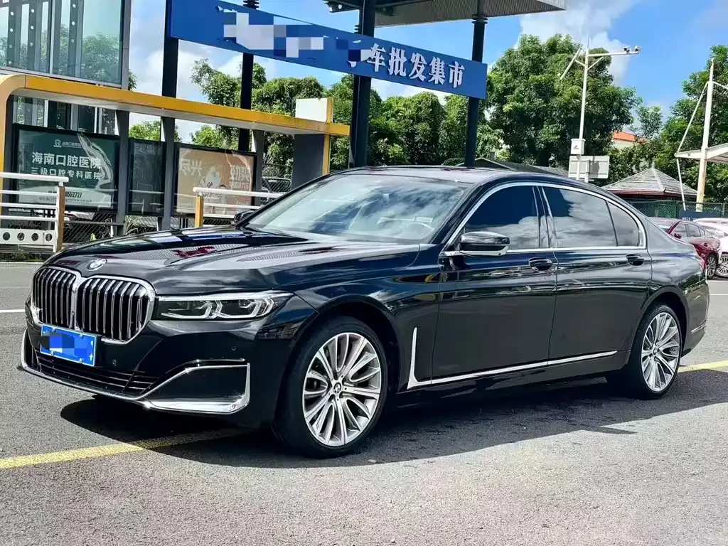 BMW 7 Series — фото 10
