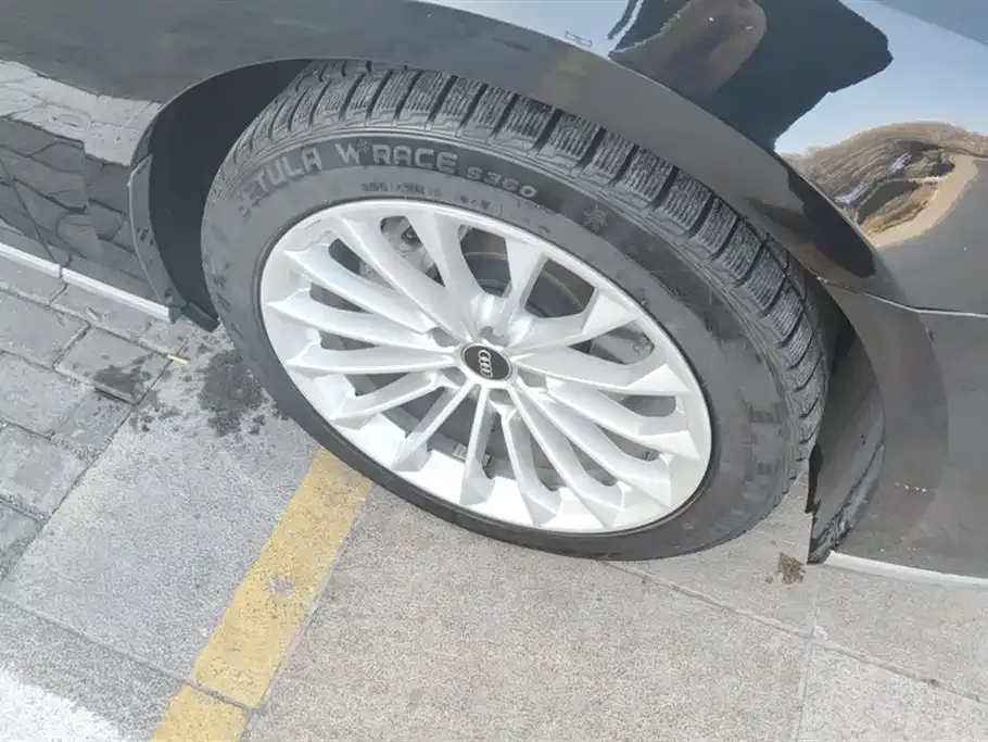 Audi A8 2022 из CN, фото 6