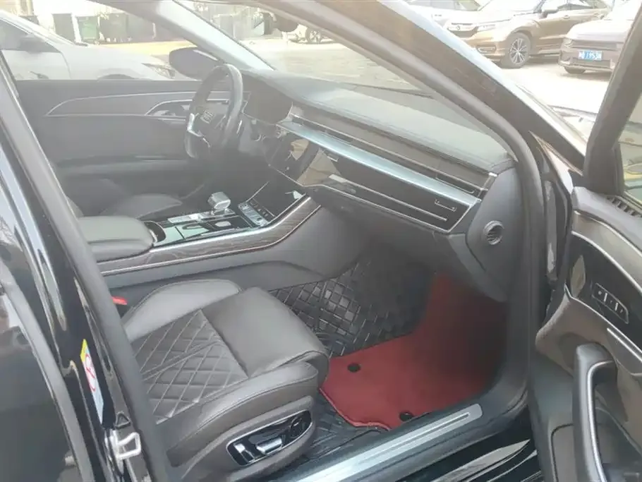 Audi A8 2022 из CN, фото 8